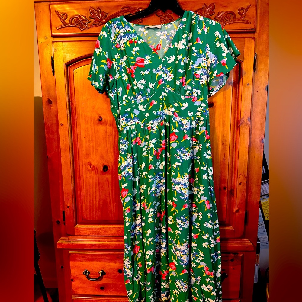 Maxie dress from the Loft. Only worn once
